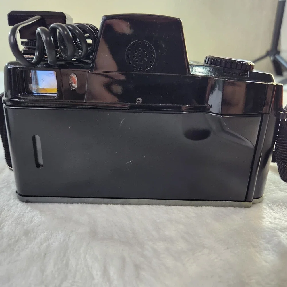 Canon Q8200 Camera 35mm Film‎ Vintage Black Flash - READ